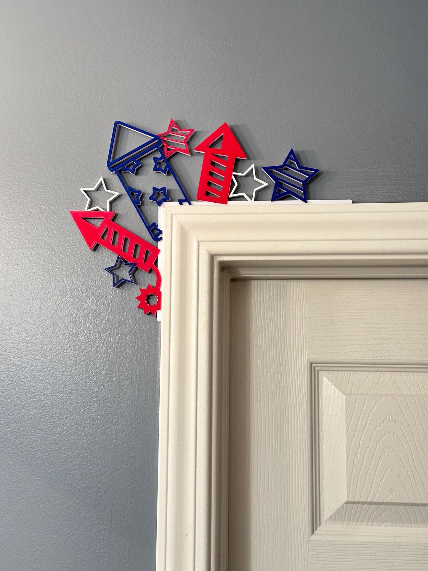 Patriotic Door Corner Decorations - Firework & American Flag Options for 4th of July Home Decor