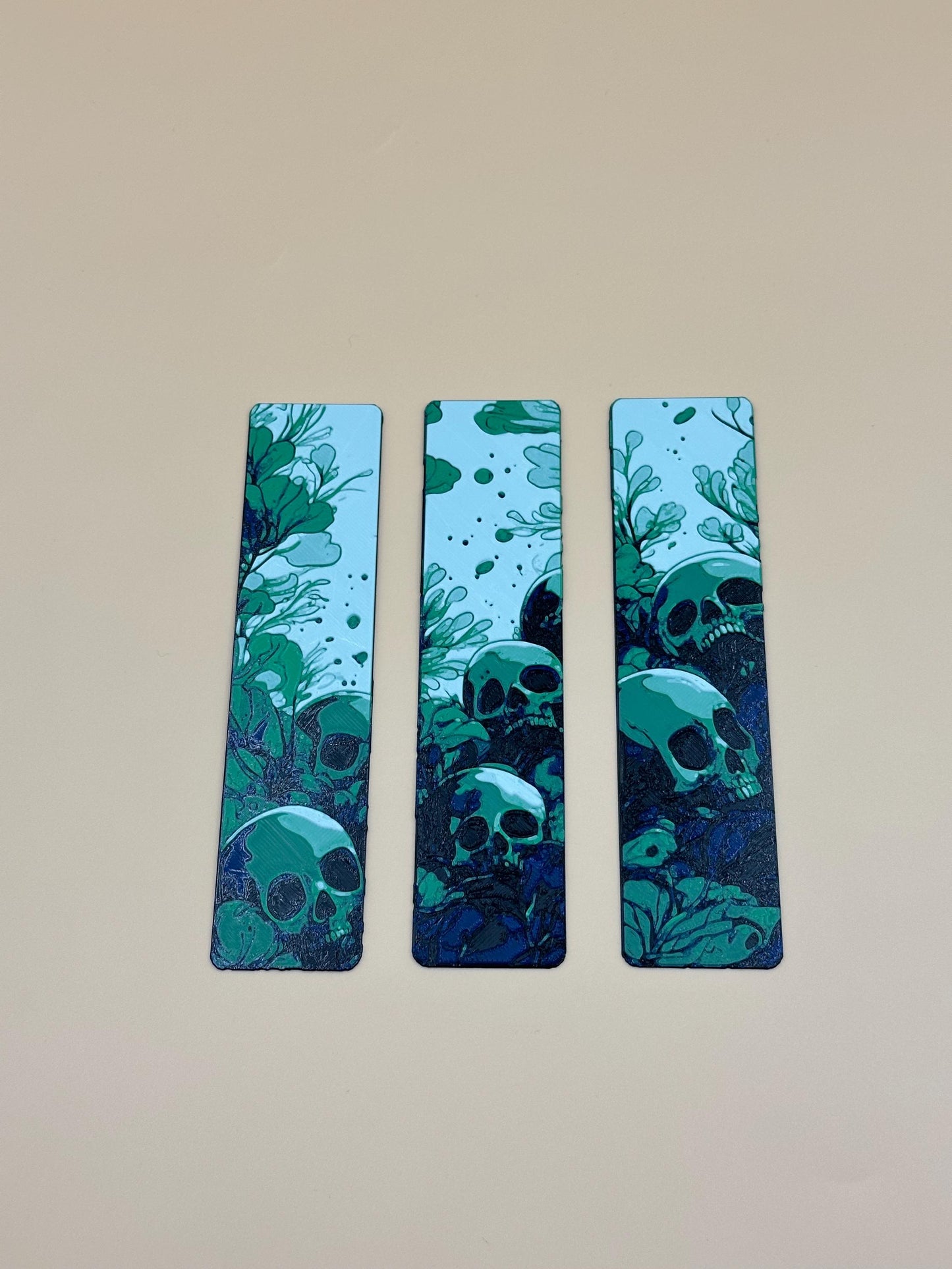 Green Skull Bookmarks: 3D Printed Gothic Novel Accessories