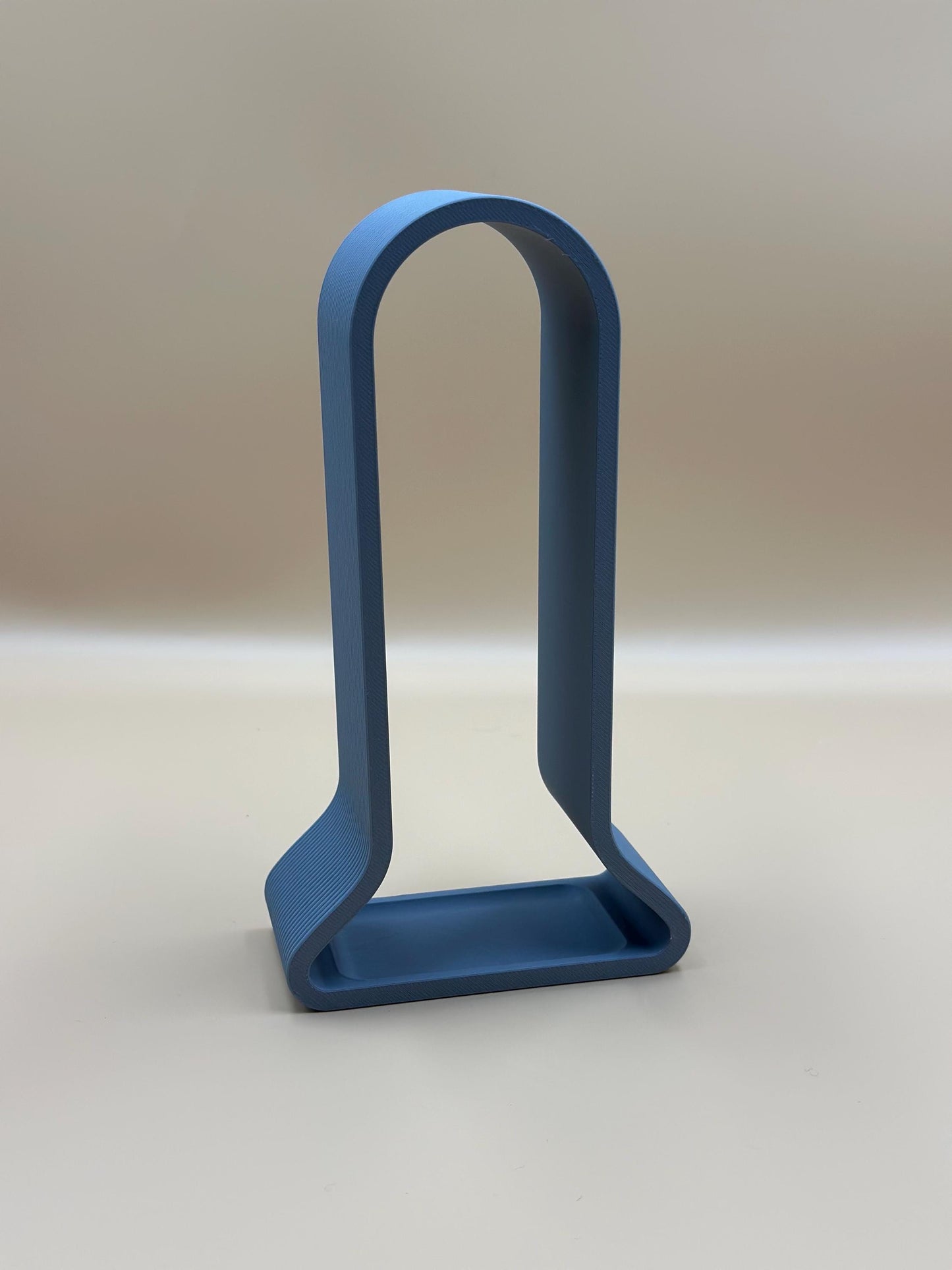 Modern Headphone Stand: Minimalist Desk Organizer, Durable Design