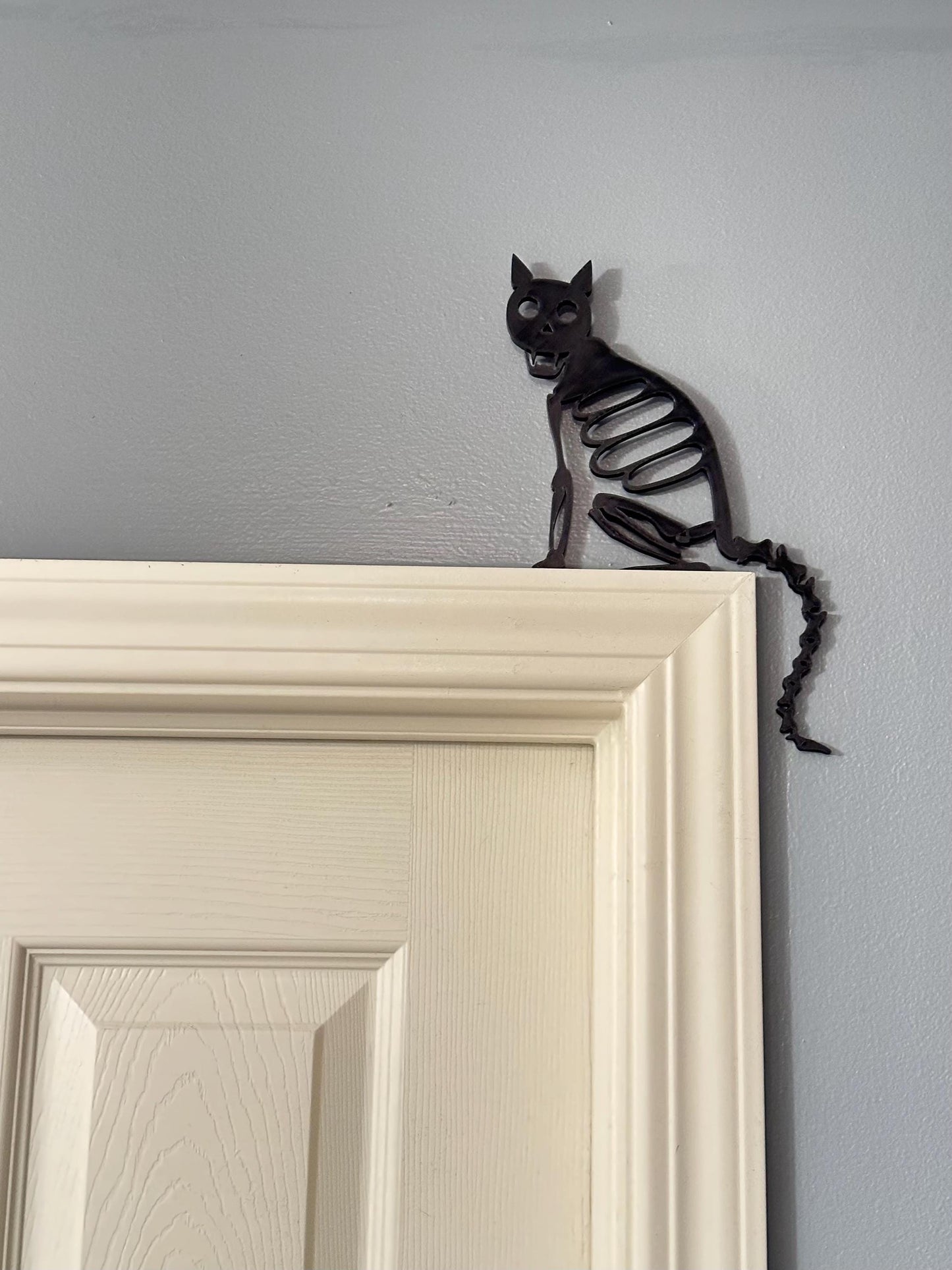Skeleton Cat Door Corner Protector: Gothic Halloween Decor