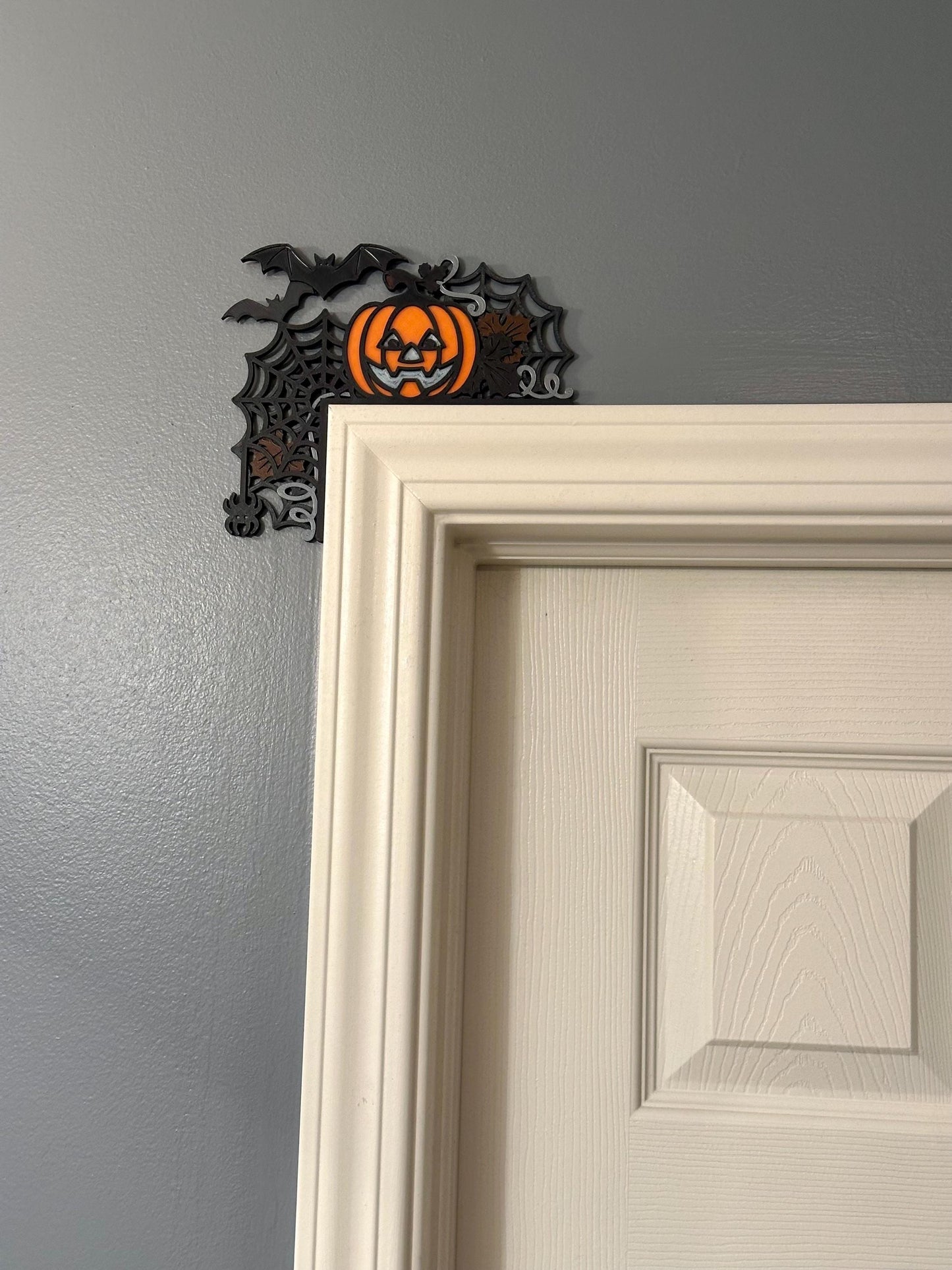 Spooky Halloween Door Corner Decoration: Autumn Party Accent