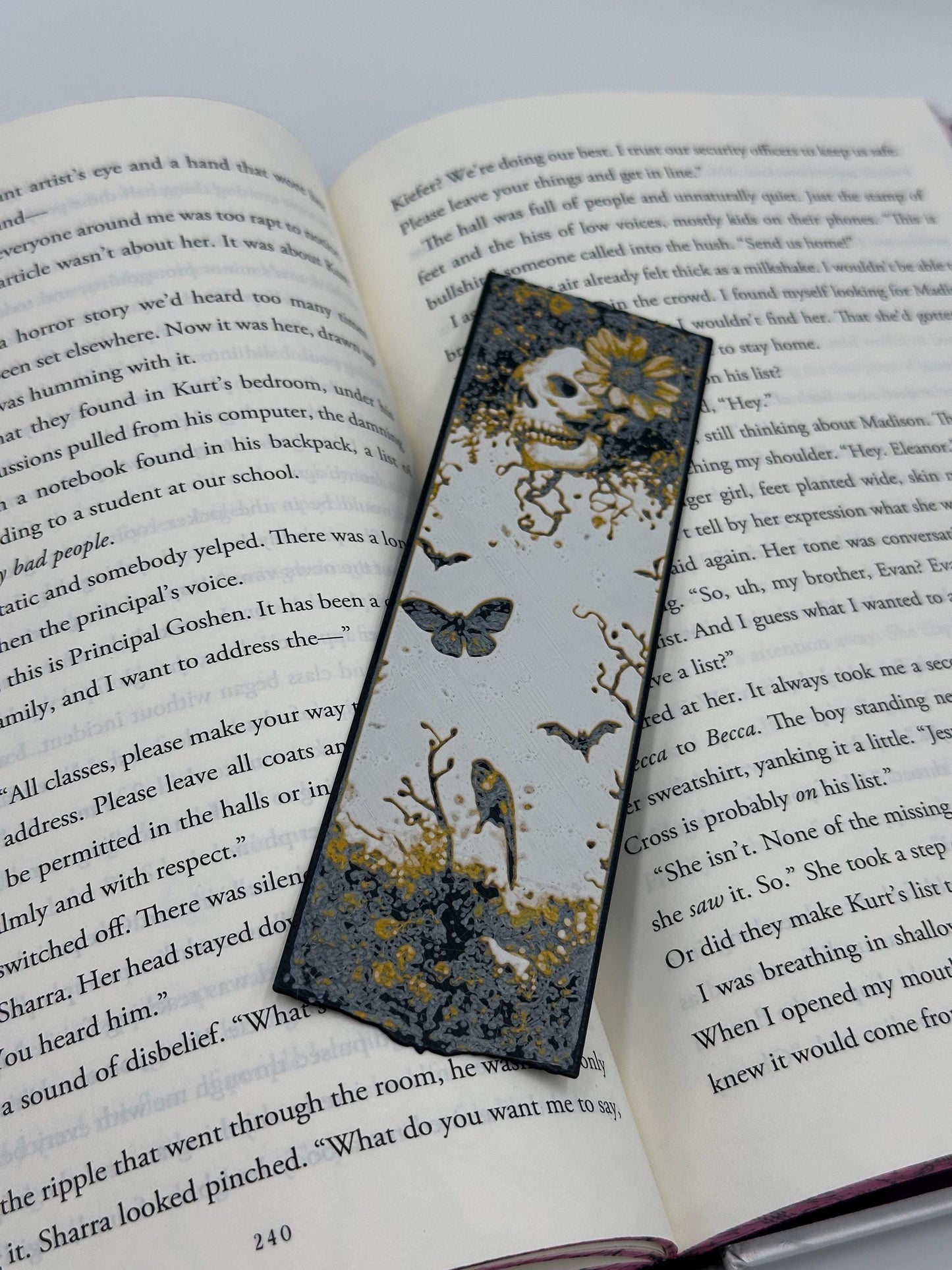 3D Printed Gothic Skull Bookmarks: Spooky Moon Design, Set of 3