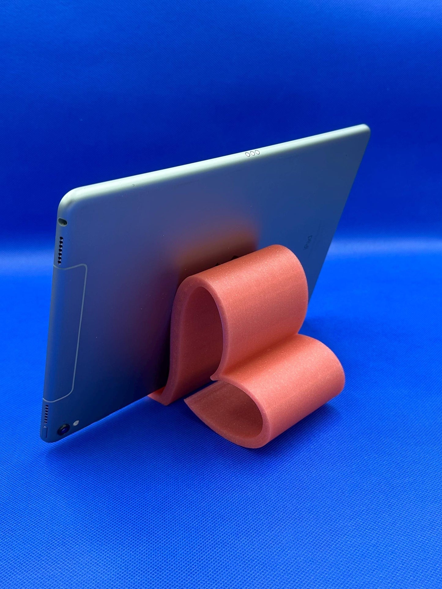 Heart Design Phone Holder for Gifting and Hands-Free Convenience
