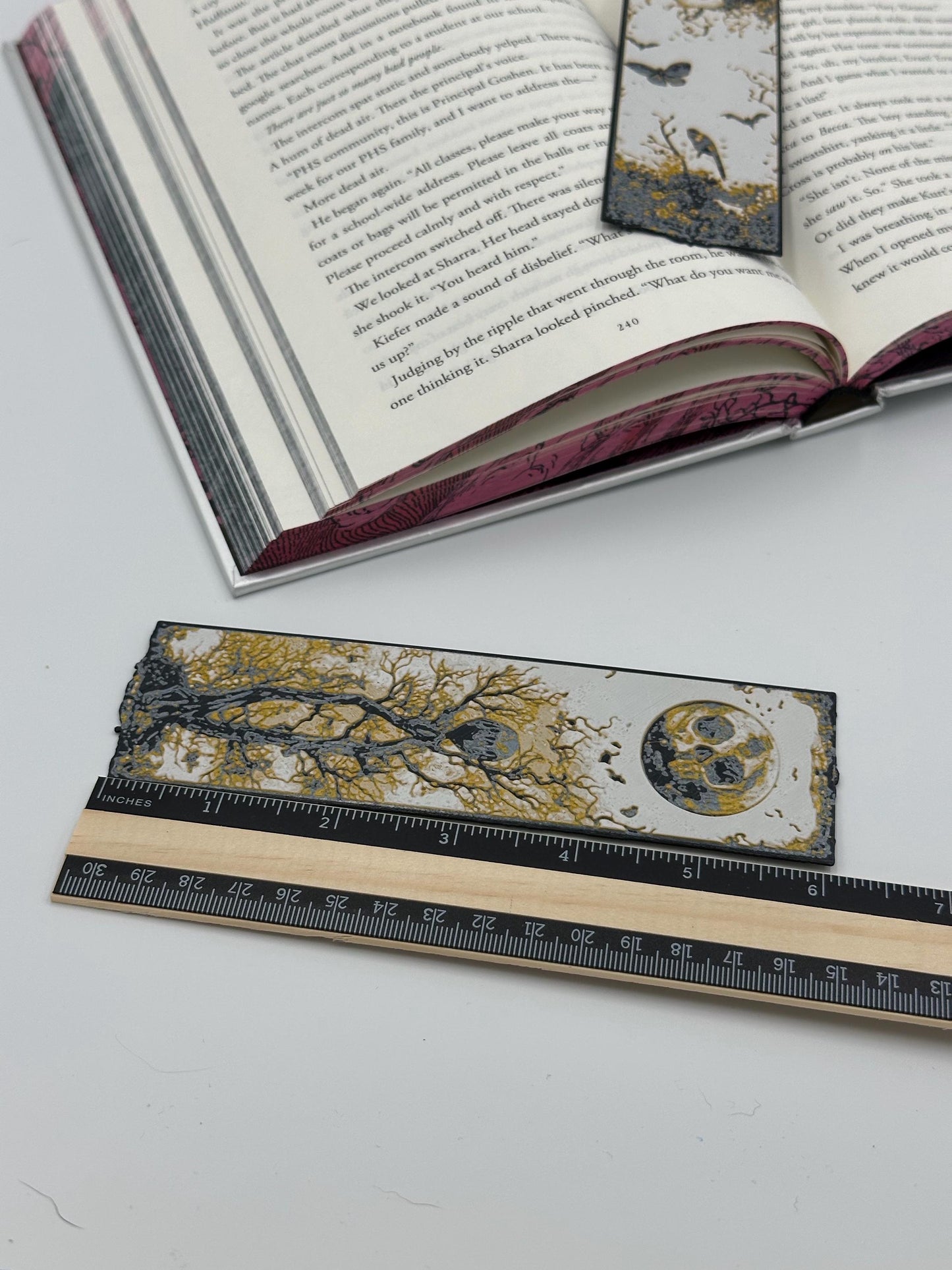 3D Printed Gothic Skull Bookmarks: Spooky Moon Design, Set of 3