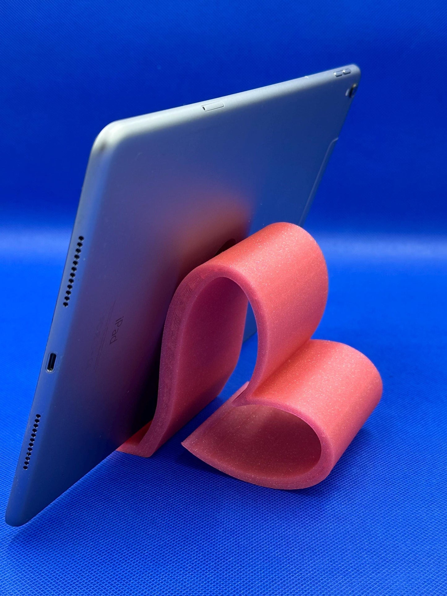 Heart Design Phone Holder for Gifting and Hands-Free Convenience