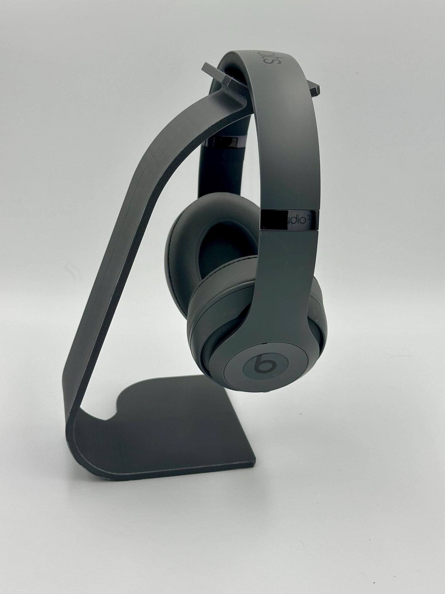 Modern Headphone Stand: Space-Saving Desk Organizer for Gaming & Music