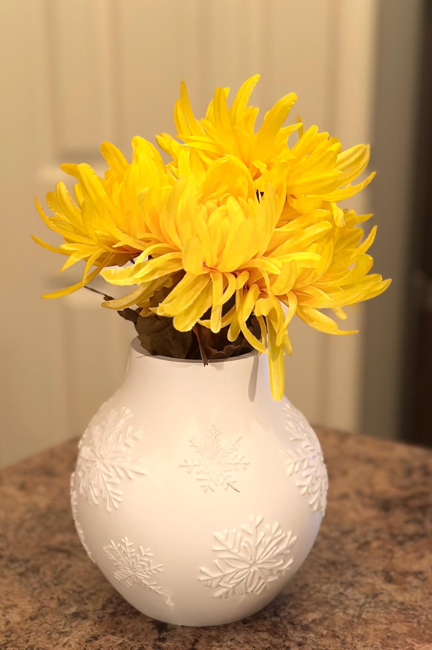 Festive Snowflake Vase - 3D Printed Home Decor