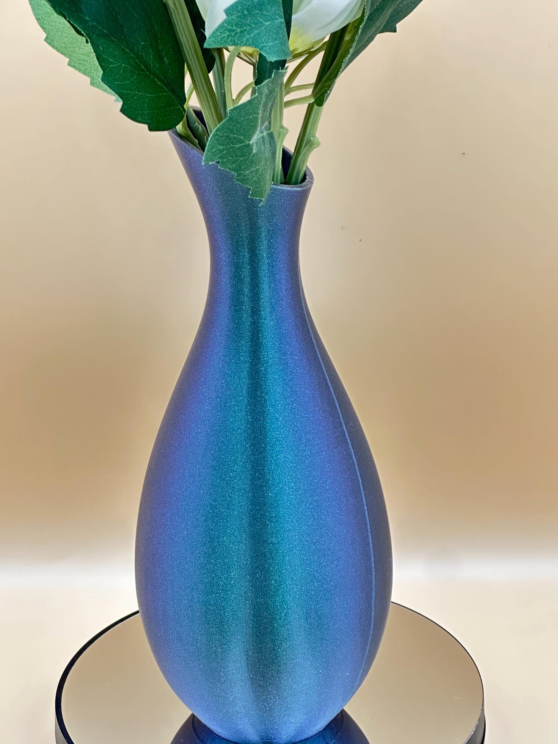 Sleek Minimalist Vase - Chic 3D Printed Home Accent