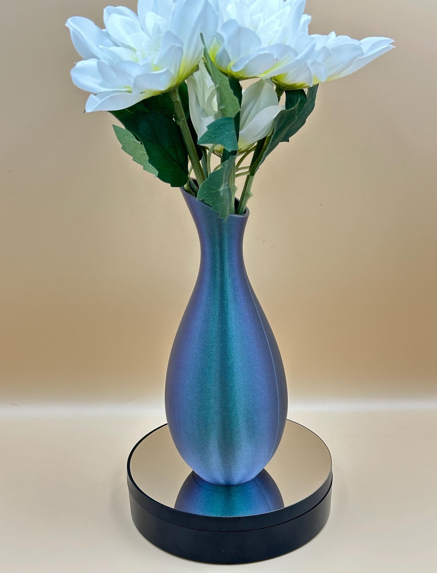 Sleek Minimalist Vase - Chic 3D Printed Home Accent