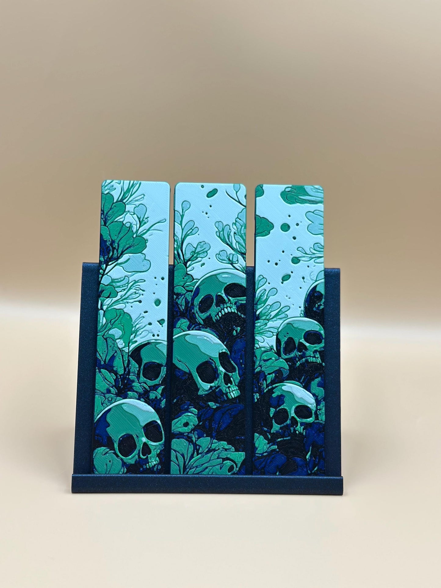 Green Skull Bookmarks: 3D Printed Gothic Novel Accessories