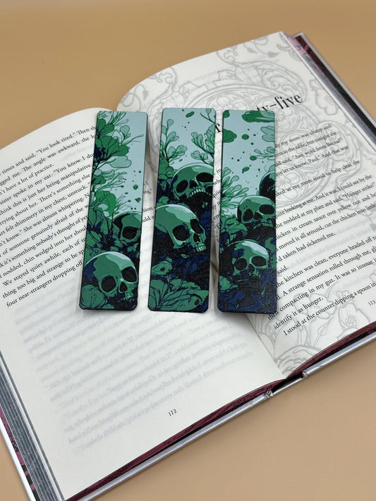 Green Skull Bookmarks Set of 3 - 3D Printed Unique Reading Accessories, Durable Green Plastic, Gothic Novel Gift Idea