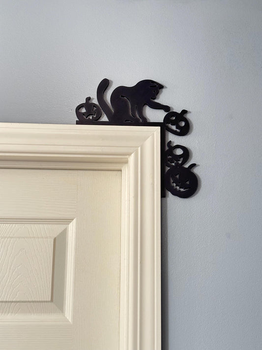 Halloween Cat and Pumpkin Door Corner Decor - Seasonal Fall Welcome Sign for Halloween Entryway, Spooky Autumn Decor